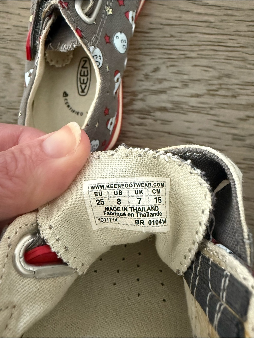 Keen Gray Canvas Sneakers with Velcro NWOB Toddler 8 - Picture 6 of 6